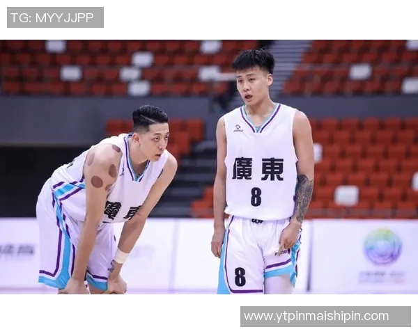 沈梓捷：从青涩少年到篮球场上的闪耀新星的成长之路