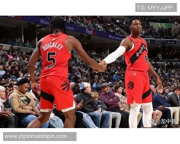 快船与马刺激战正酣NBA202116赛季精彩对决回顾与分析